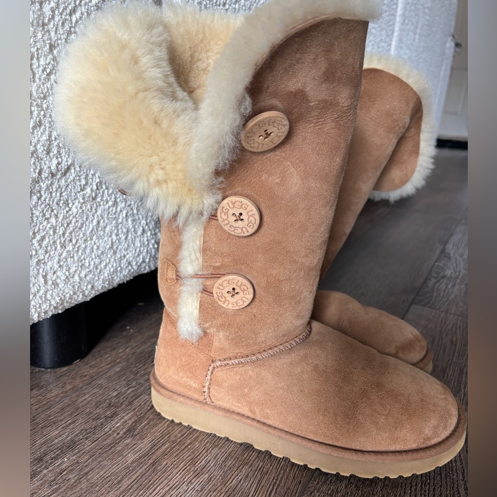 UGG Bailey Boots size 7